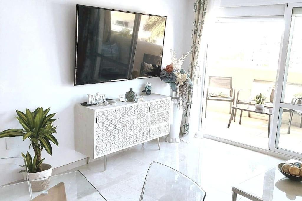 בנאלמדנה Lux. Frontbeach-Terrace. 5 Pools.Tv. 2 A.C.Netflix מראה חיצוני תמונה
