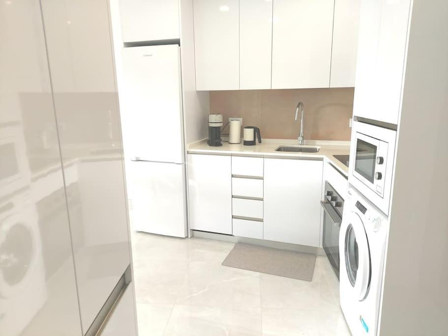 בנאלמדנה Lux. Frontbeach-Terrace. 5 Pools.Tv. 2 A.C.Netflix מראה חיצוני תמונה