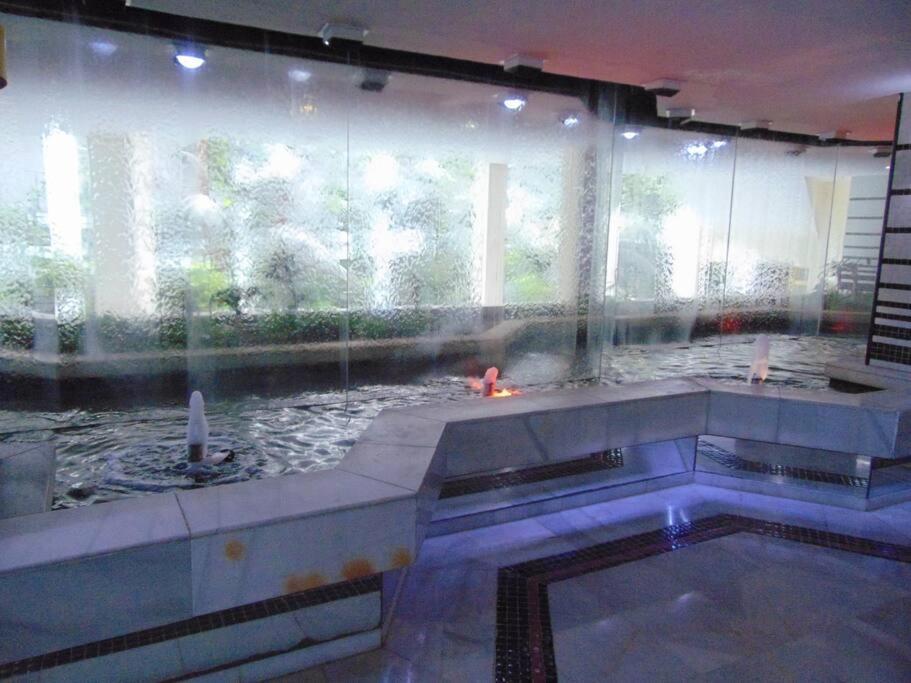 בנאלמדנה Lux. Frontbeach-Terrace. 5 Pools.Tv. 2 A.C.Netflix מראה חיצוני תמונה